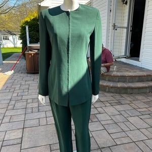 woman's suit....size 6...100% SILK...
